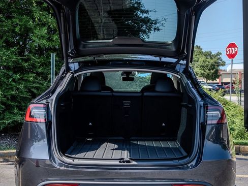 Used 2025 Tesla Model Y Long Range RWD image 24