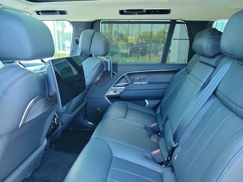 Used 2025 Land Rover Range Rover Long Wheelbase Autobiography AWD/4WD image 16