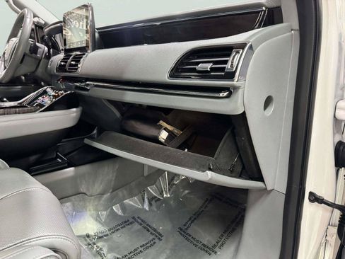 Used 2018 Lincoln Navigator Reserve w/ Technology Package AWD/4WD image 42