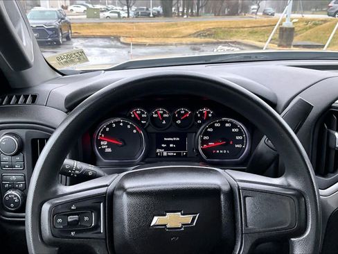 Used 2021 Chevrolet Silverado 1500 Custom image 24