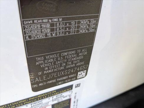 New 2025 Land Rover Defender 110 S image 19