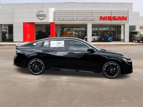 New 2026 Nissan Sentra SR w/ Floor Mat Package FWD image 2
