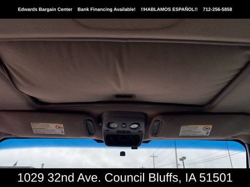 Used 2002 Chevrolet Suburban LT image 17