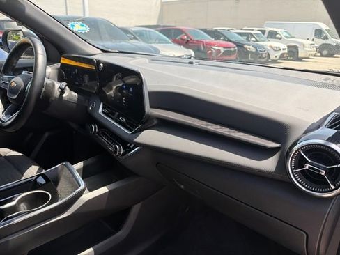 Used 2025 Chevrolet Equinox LT w/ Safety and Technology Package FWD image 25