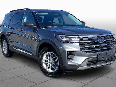 Certified 2025 Ford Explorer Active image 2
