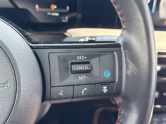 Used 2025 Nissan Kicks SR FWD image 25