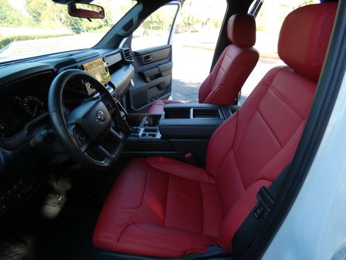 Used 2025 Toyota Tundra SR image 58