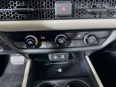 Certified 2026 Honda HR-V LX image 29