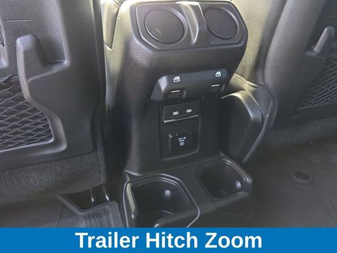 Used 2023 Jeep Gladiator Rubicon w/ Cold Weather Group image 19