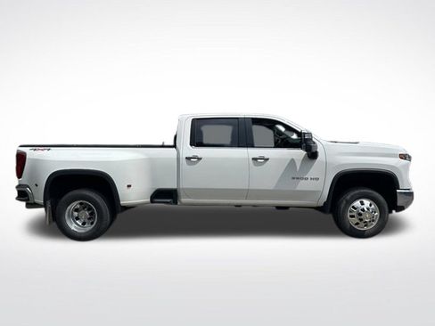 Used 2024 Chevrolet Silverado 3500 LTZ w/ LTZ Plus Package AWD/4WD image 7