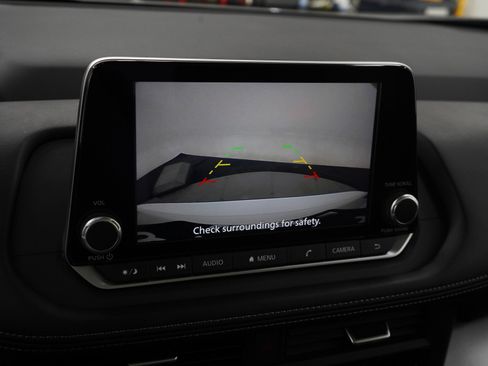 Used 2024 Nissan Rogue SV w/ SV Premium Package image 21