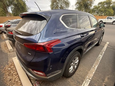 Used 2019 Hyundai Santa Fe SE image 3
