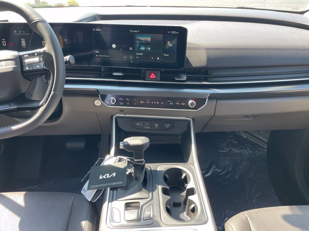 New 2027 Kia Carnival FWD image 11