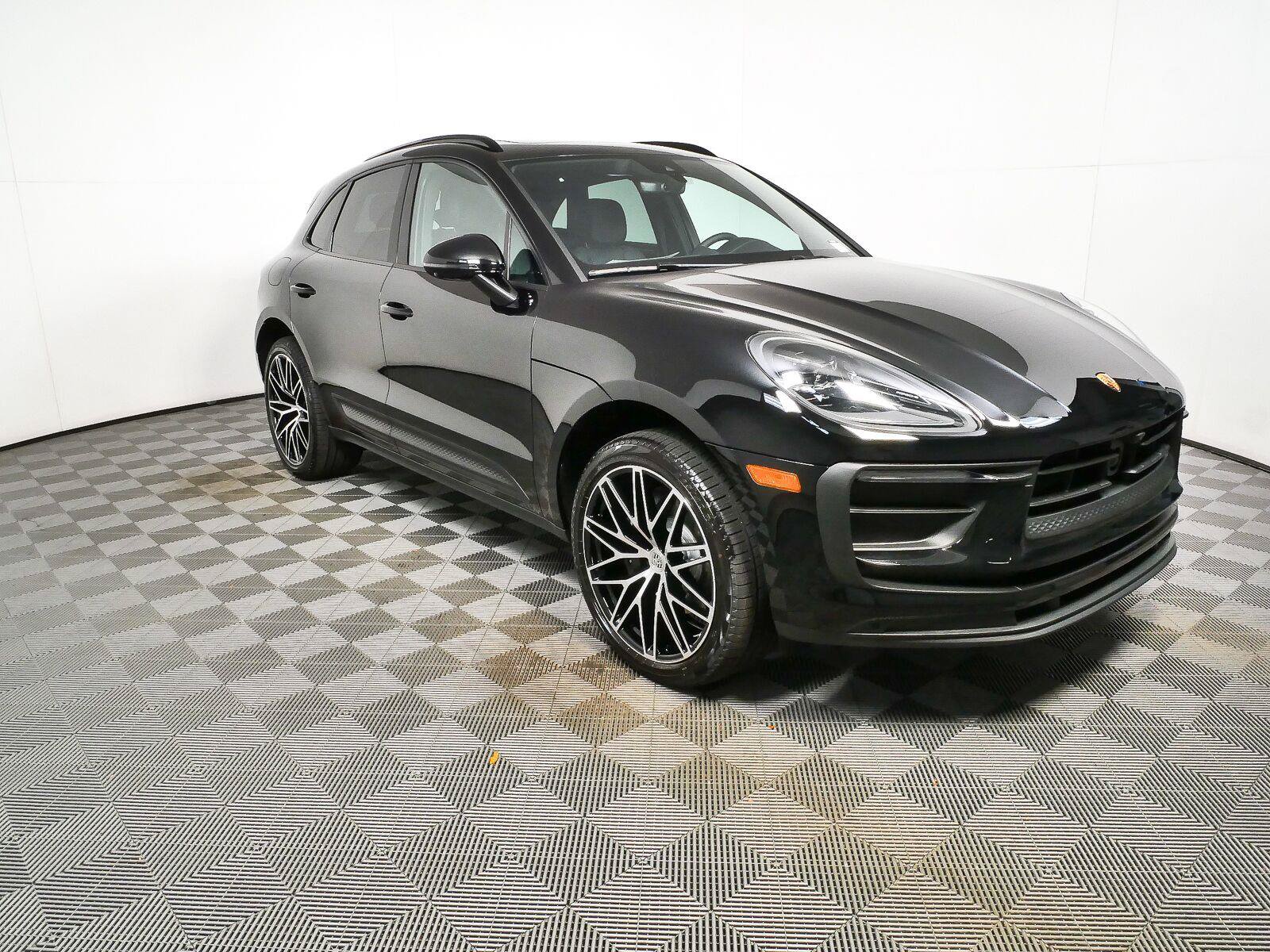 New 2026 Porsche Macan Turbo AWD/4WD image 29