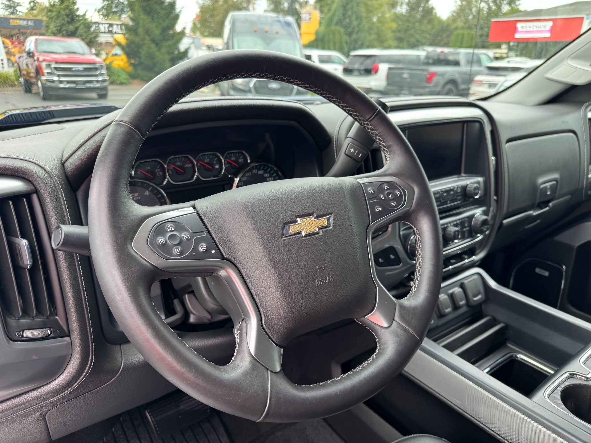Used 2017 Chevrolet Silverado 1500 LTZ Z71 w/ LTZ Plus Package AWD/4WD image 29