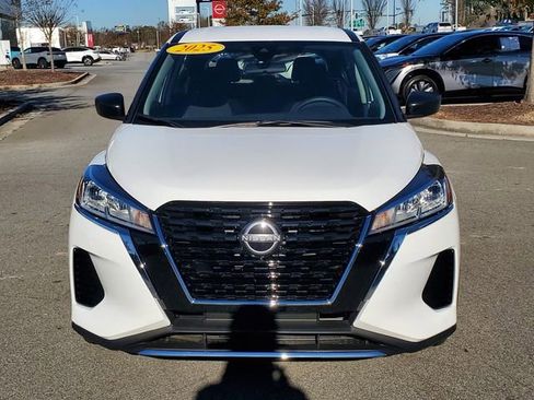 Certified 2025 Nissan Kicks Play S image 9
