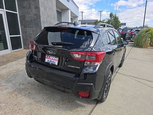 Used 2021 Subaru Crosstrek 2.0i Premium w/ Moonroof Package image 3