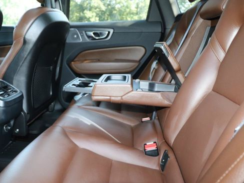 Used 2018 Volvo XC60 T6 Inscription w/ Convenience Package AWD/4WD image 32