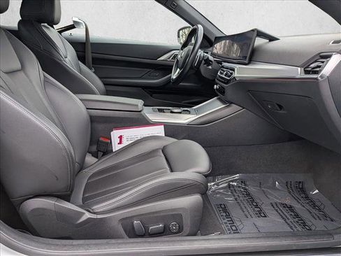 Used 2024 BMW 430i xDrive Convertible w/ Premium Package image 21