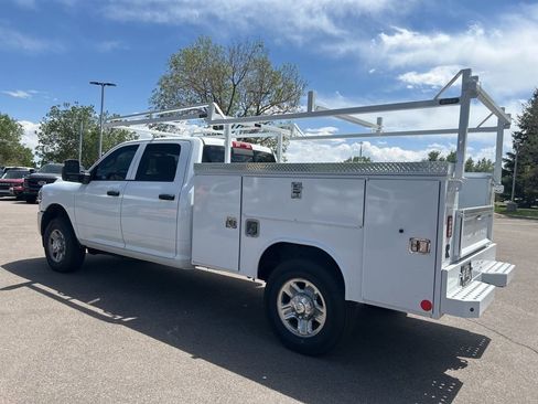 Used 2024 RAM 3500 Tradesman w/ Chrome Appearance Group AWD/4WD image 4