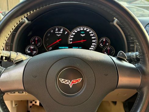 Used 2006 Chevrolet Corvette Coupe w/ Preferred Equipment Group RWD image 12