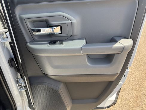 Used 2017 RAM 1500 Classic SLT RWD image 32