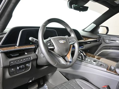 Used 2024 Cadillac Escalade Sport Platinum w/ LPO, ONYX Package AWD/4WD image 25