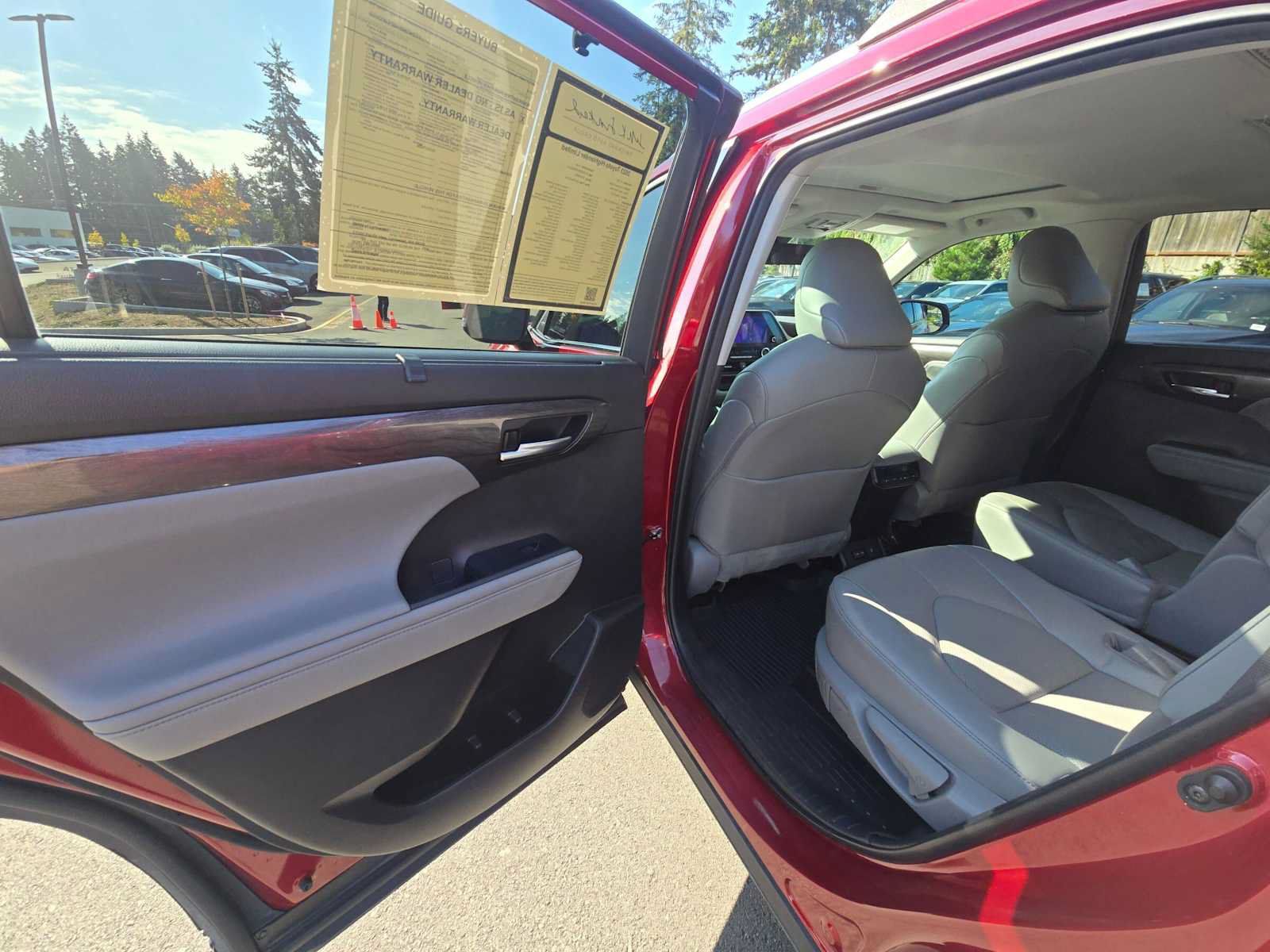Used 2023 Toyota Highlander Limited AWD/4WD image 15