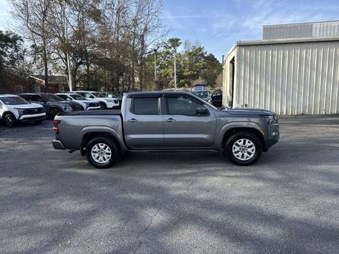 Used 2024 Nissan Frontier SV w/ SV Convenience Package image 4