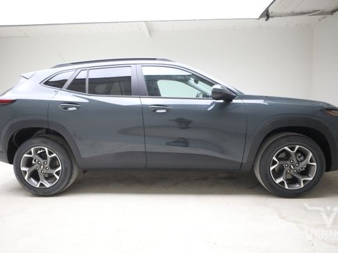 New 2026 Chevrolet Trax LT FWD image 6