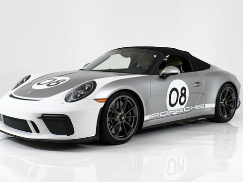 Used 2019 Porsche 911 Speedster RWD image 3