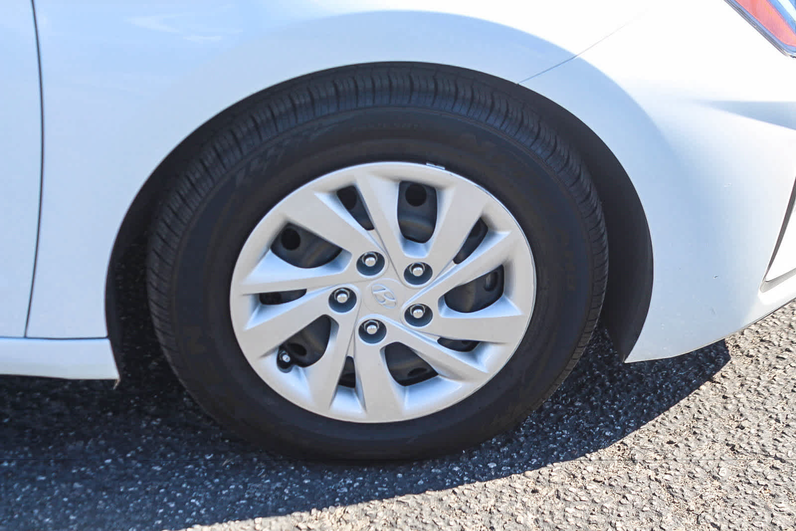 Used 2019 Hyundai Elantra SE w/ Cargo Package FWD image 12