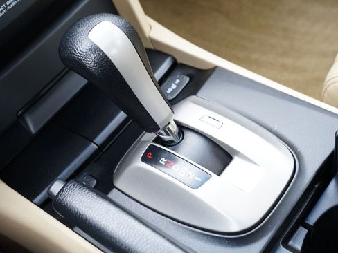 Used 2010 Honda Accord EX-L image 19