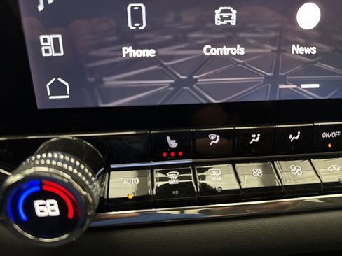 New 2025 GMC Canyon Elevation w/ Convenience Package image 38