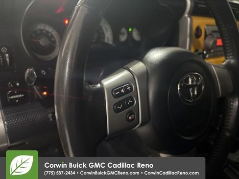 Used 2007 Toyota FJ Cruiser 4WD image 17