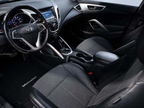 Used 2016 Hyundai Veloster w/ Option Group 02 FWD image 4