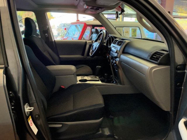Used 2011 Toyota 4Runner SR5 AWD/4WD image 30