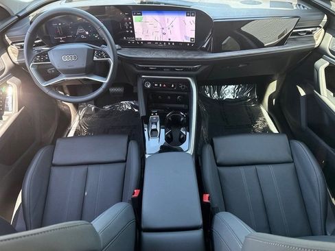 Used 2025 Audi Q5 2.0T Premium Plus w/ Premium Plus image 13