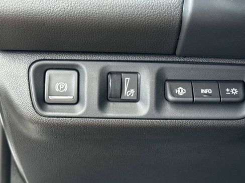 Used 2023 GMC Acadia Denali w/ Denali Ultimate Package FWD image 33