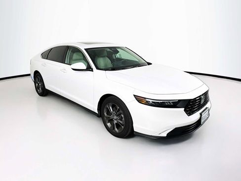 Certified 2023 Honda Accord EX image 1