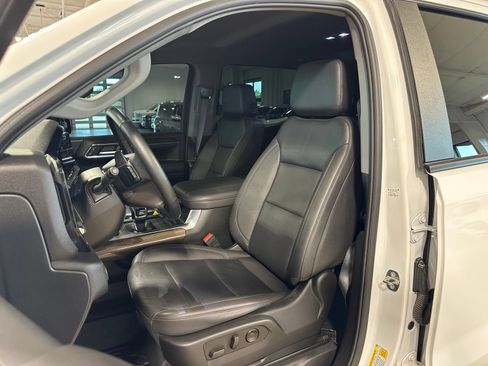Used 2024 Chevrolet Silverado 1500 RST AWD/4WD image 16