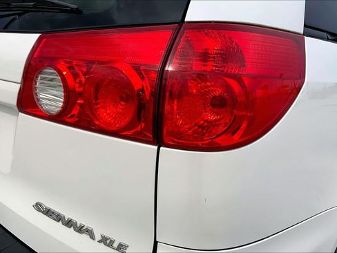 Used 2010 Toyota Sienna XLE w/ Towing Prep Pkg FWD image 28