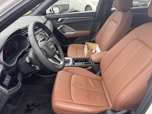 Certified 2025 Audi Q3 2.0T Premium w/ Convenience Package image 26