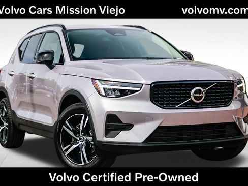 Used 2026 Volvo XC40 B5 Core w/ Climate Package image 1
