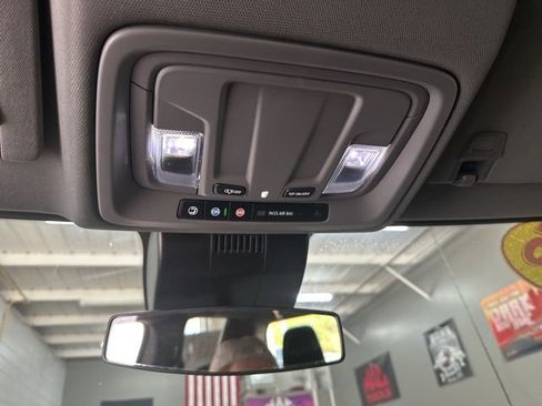 Used 2025 GMC Sierra 1500 Elevation AWD/4WD image 14
