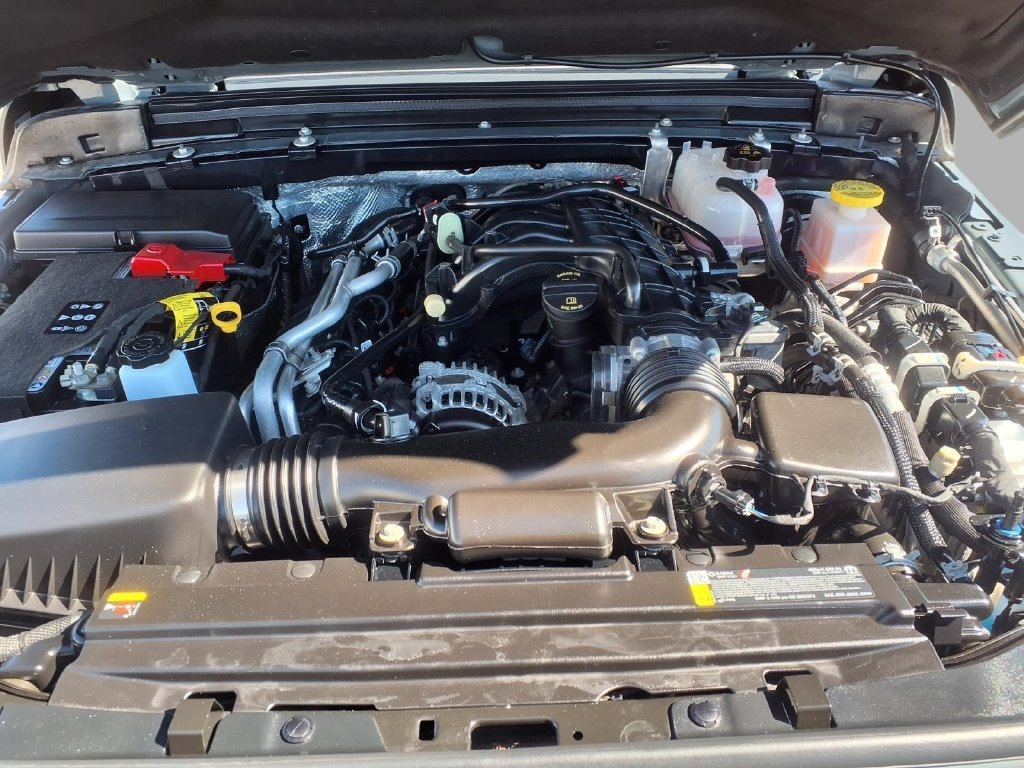 Used 2026 Jeep Gladiator Mojave AWD/4WD image 3