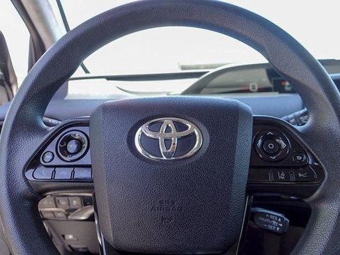 Certified 2022 Toyota Prius LE FWD image 13