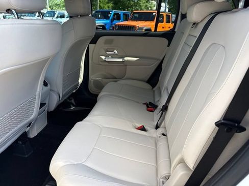 Used 2026 Mercedes-Benz GLB 250 4MATIC image 23