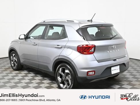 Certified 2023 Hyundai Venue SEL image 3