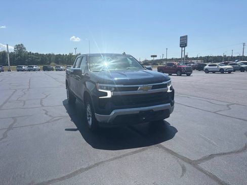 Used 2023 Chevrolet Silverado 1500 LT AWD/4WD image 6